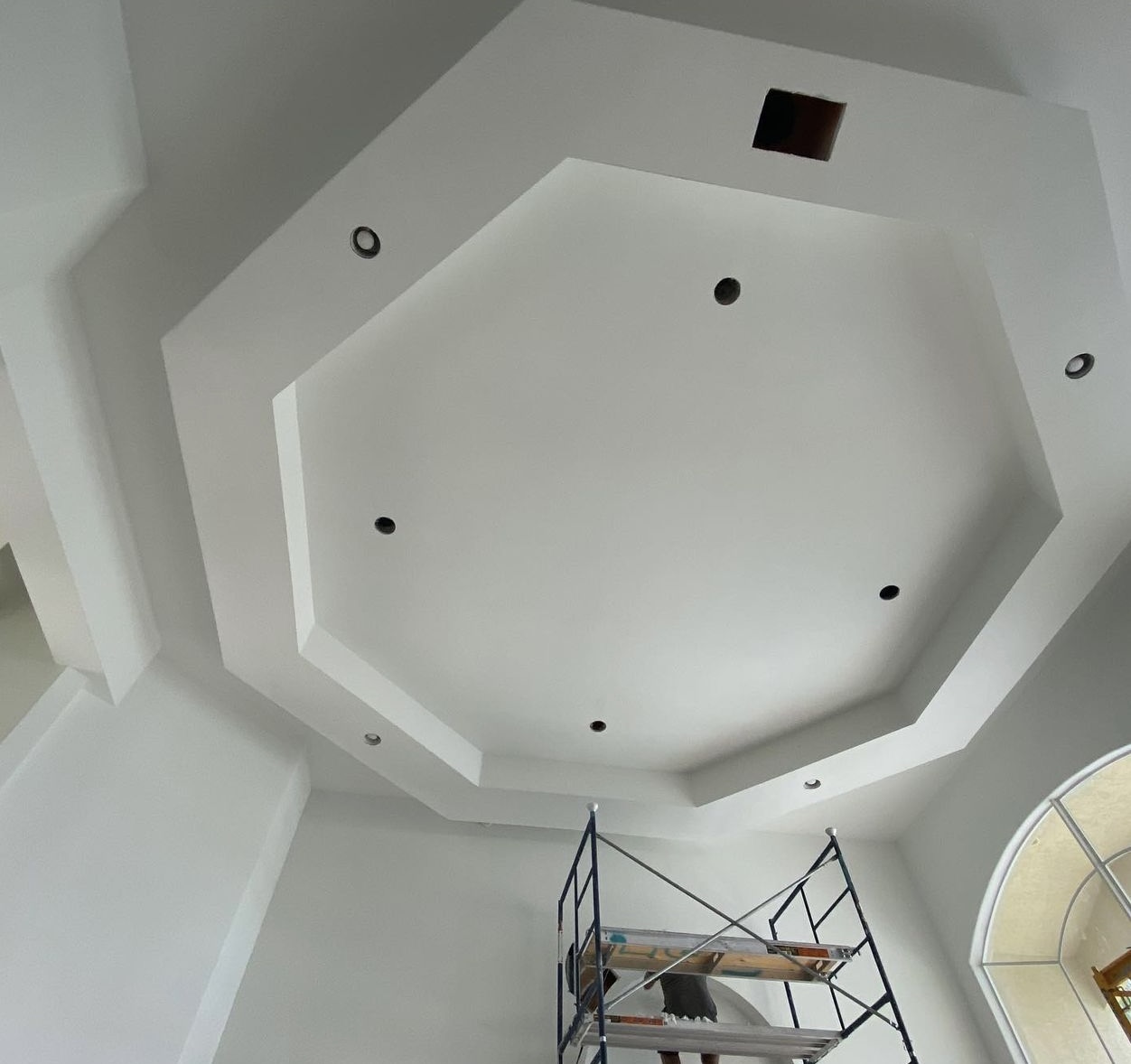 level 5 finish complex ceiling